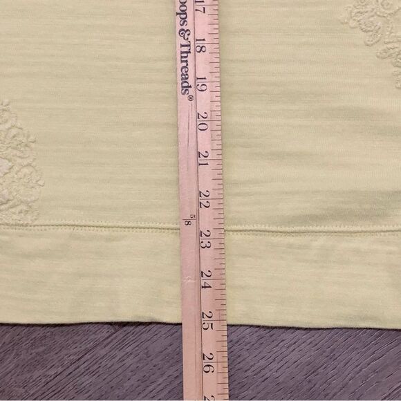 LOFT Top Women’s XL Lime Yellow Round Neck Elbow Sleeve Embroidered. - Picture 11 of 12